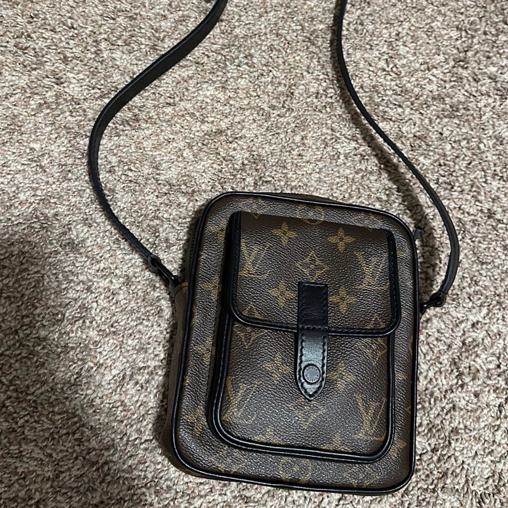 New LV sidebag